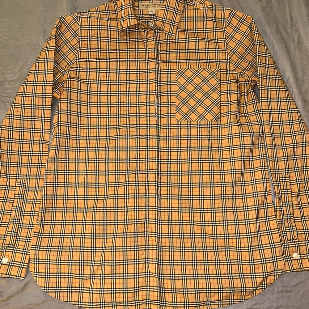 AUTHENTIC lightly worn women’s Burberry dress shirt